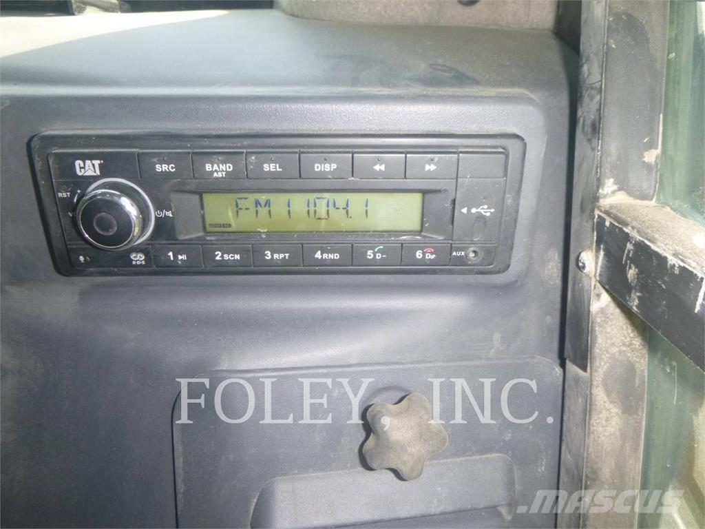 CAT 299D3 Гусеничні вантажники