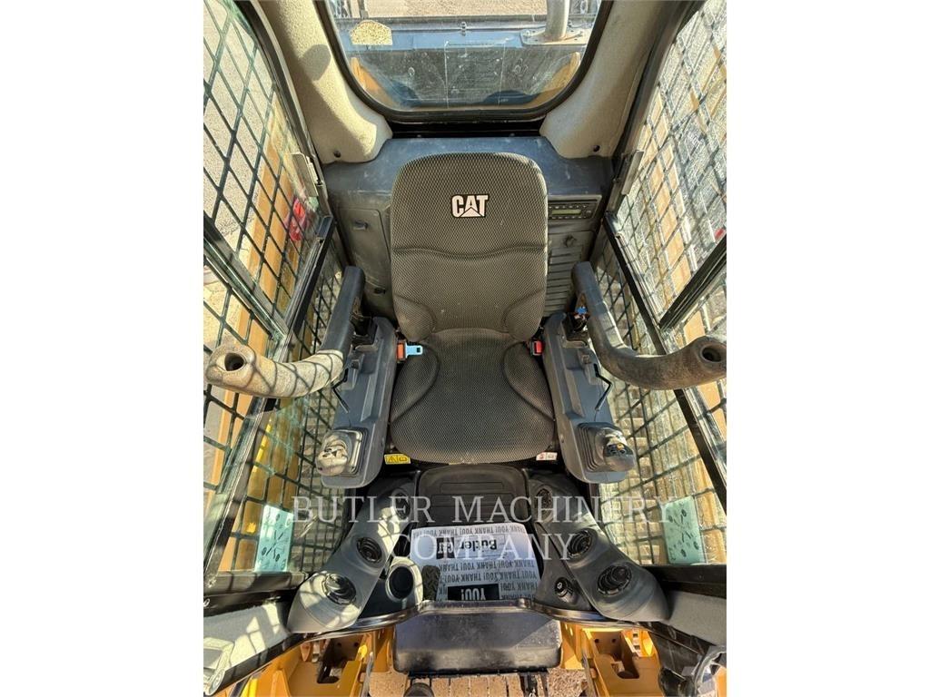 CAT 299D3 Гусеничні вантажники
