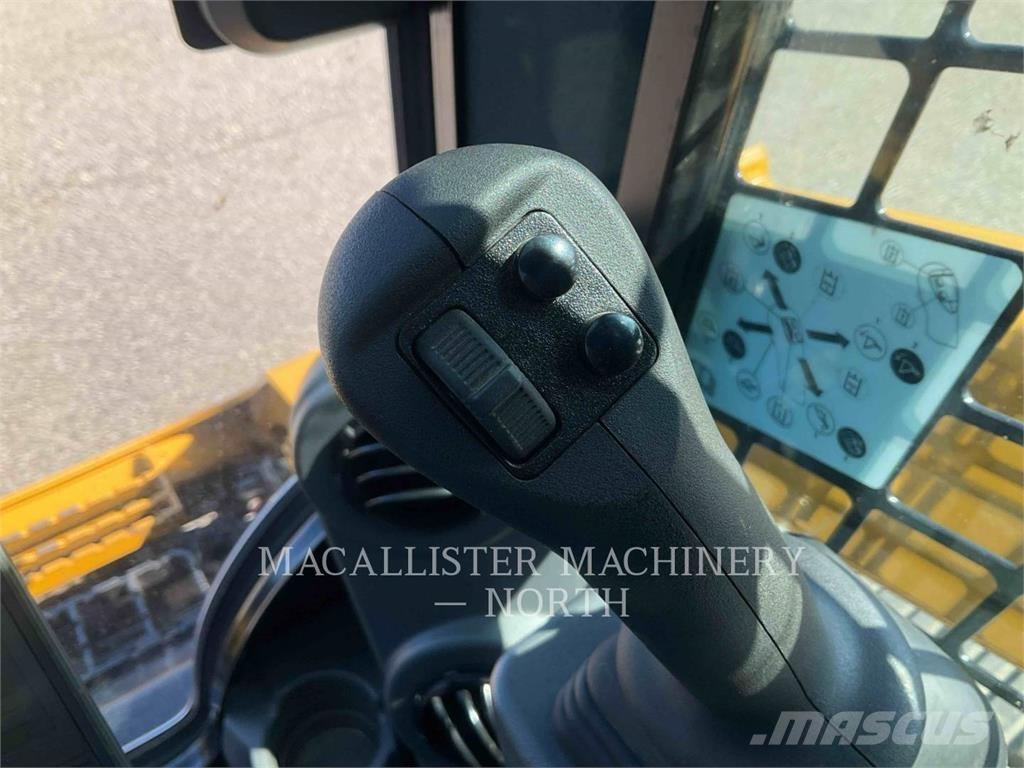CAT 299D3 Гусеничні вантажники