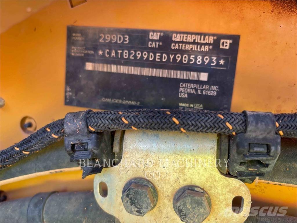 CAT 299D3 Гусеничні вантажники