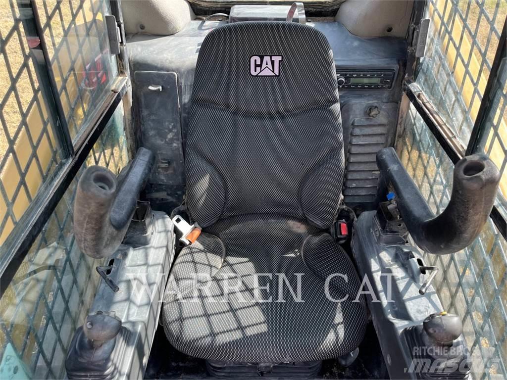 CAT 299D3 C3H2 Гусеничні вантажники