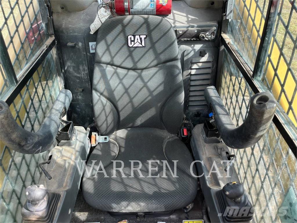 CAT 299D3 C3H2 Гусеничні вантажники