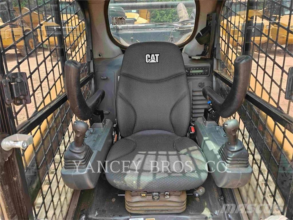 CAT 299D3 XE Міні-навантажувачі