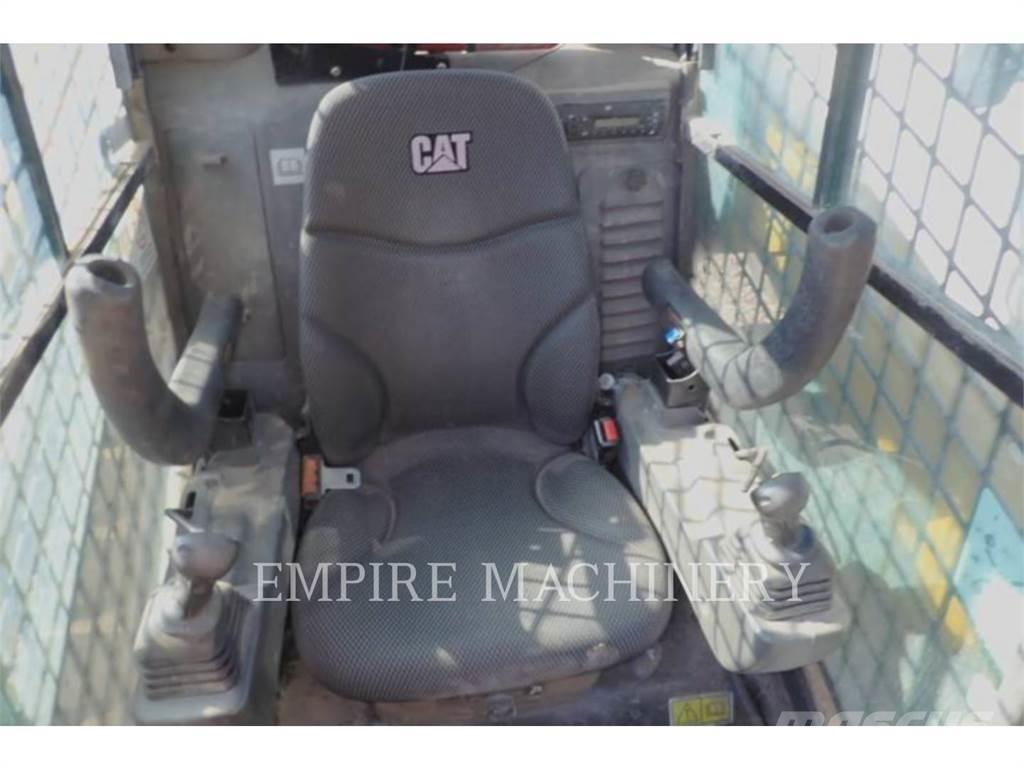 CAT 299D3 XECA Міні-навантажувачі