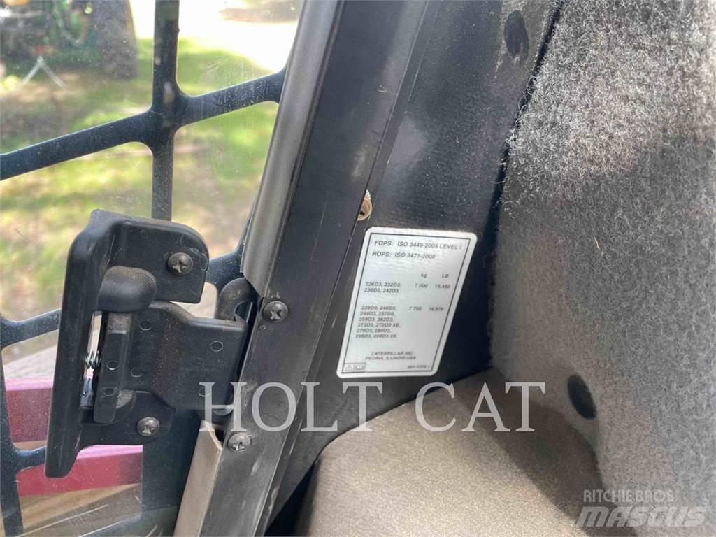 CAT 299D3XE Гусеничні вантажники