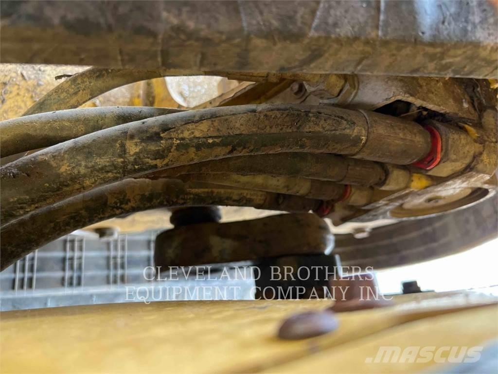 CAT 299D3XE Міні-навантажувачі