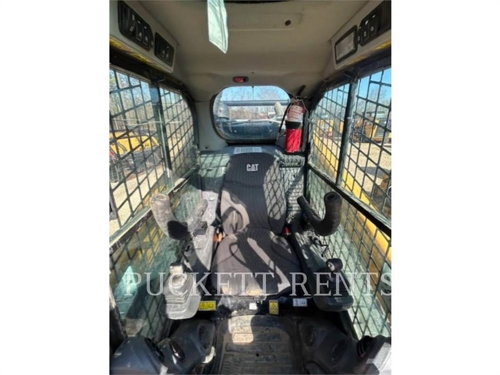 CAT 299D3XE Гусеничні вантажники