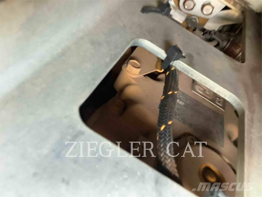 CAT 299D3XE Гусеничні вантажники