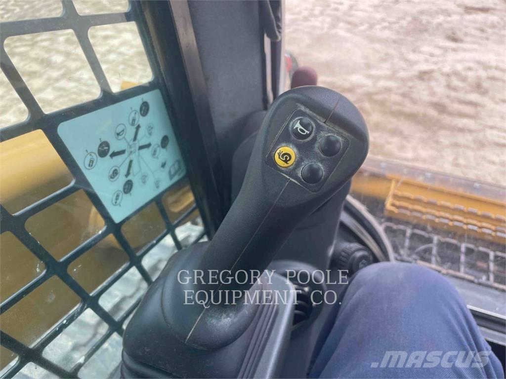 CAT 299D3XE Гусеничні вантажники