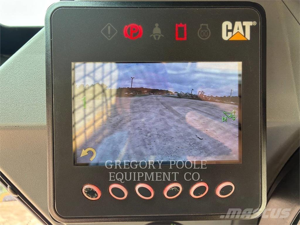 CAT 299D3XE Гусеничні вантажники
