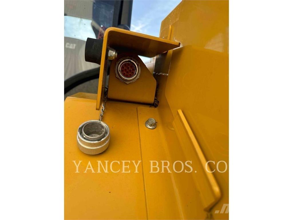 CAT 299D3XE Гусеничні вантажники