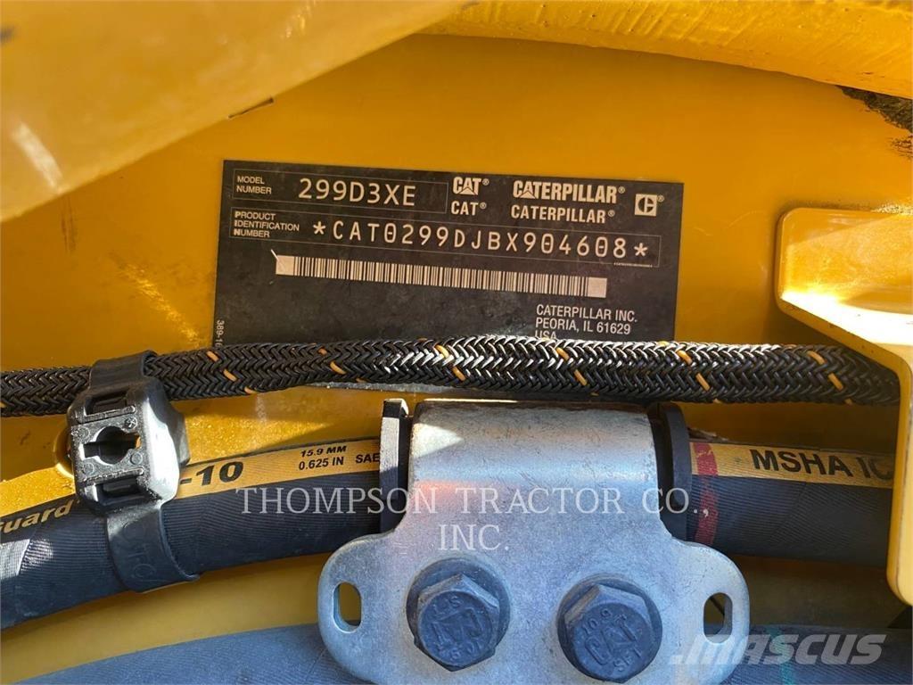 CAT 299D3XE Гусеничні вантажники