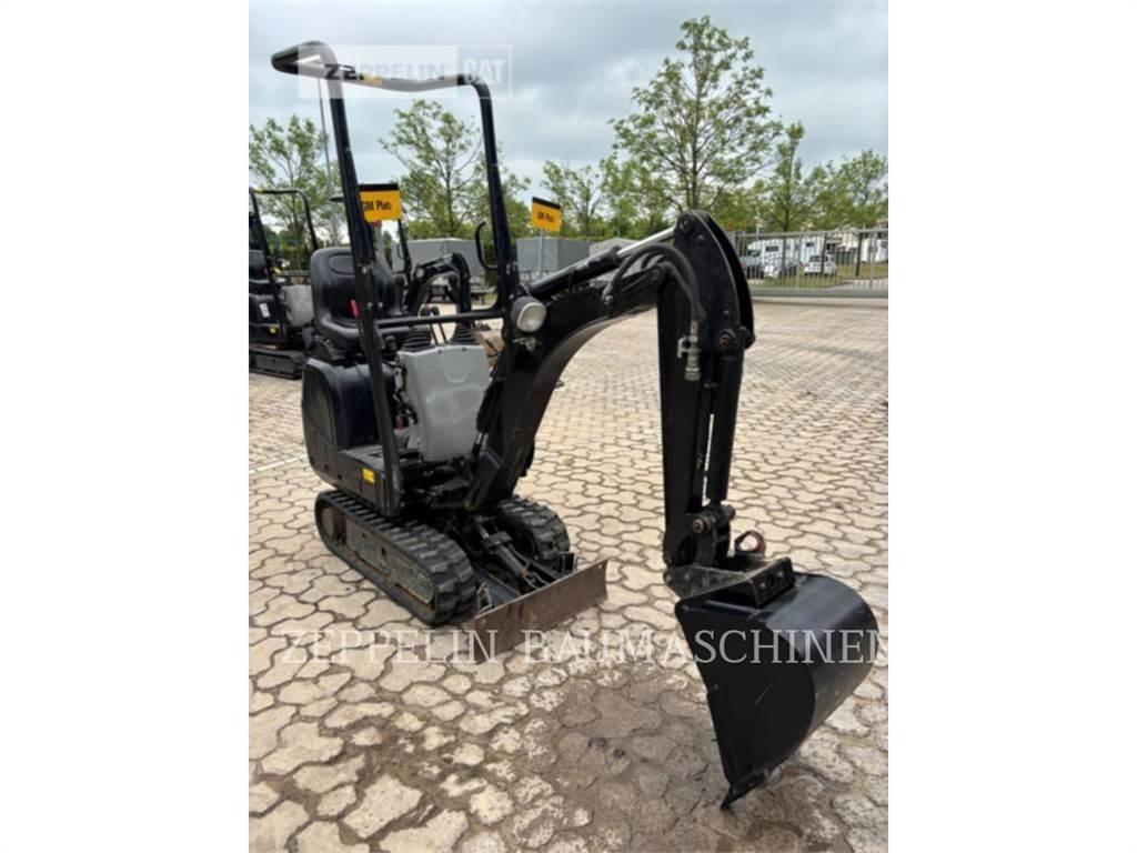 CAT 300.9D Гусеничні екскаватори