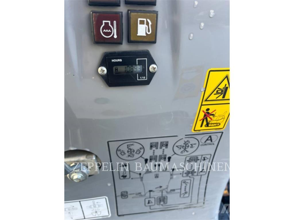 CAT 300.9D Гусеничні екскаватори