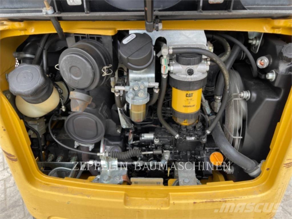 CAT 301.7D Гусеничні екскаватори