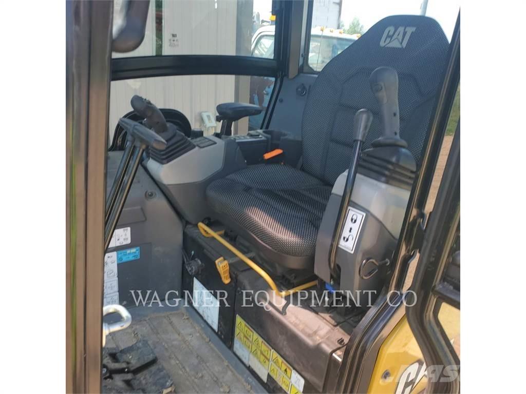 CAT 301.8 Гусеничні екскаватори