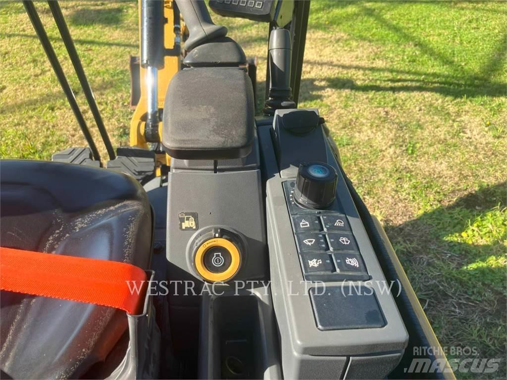 CAT 301.8 Гусеничні екскаватори