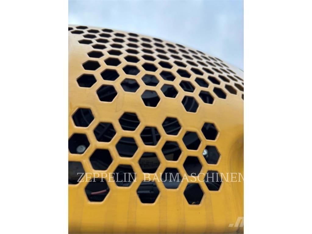 CAT 301.8-05A Гусеничні екскаватори