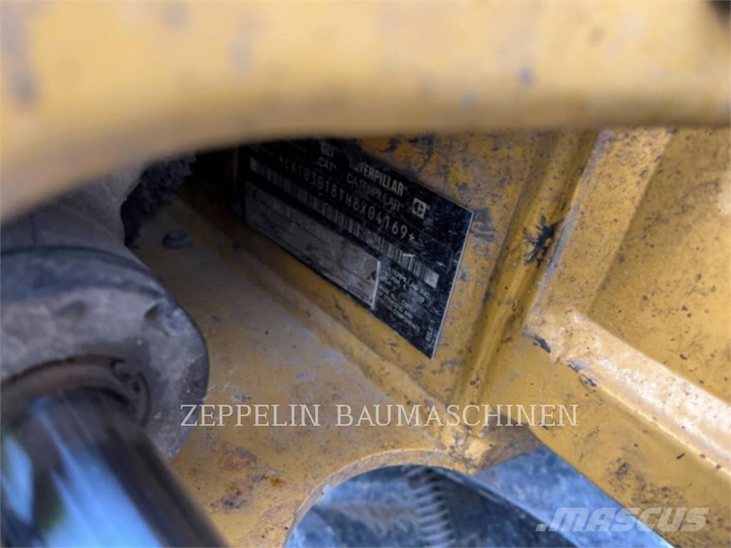 CAT 301.8-05A Гусеничні екскаватори