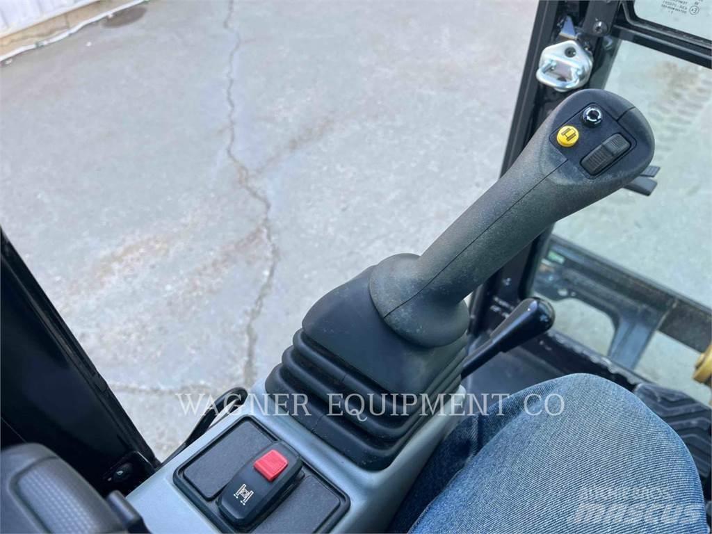 CAT 302 Гусеничні екскаватори