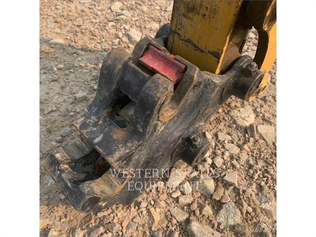 CAT 302 Гусеничні екскаватори