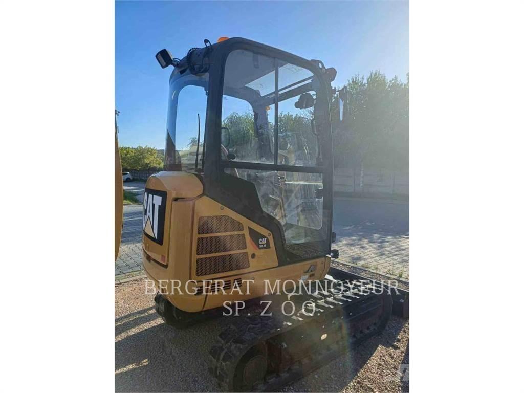 CAT 302.4D Гусеничні екскаватори