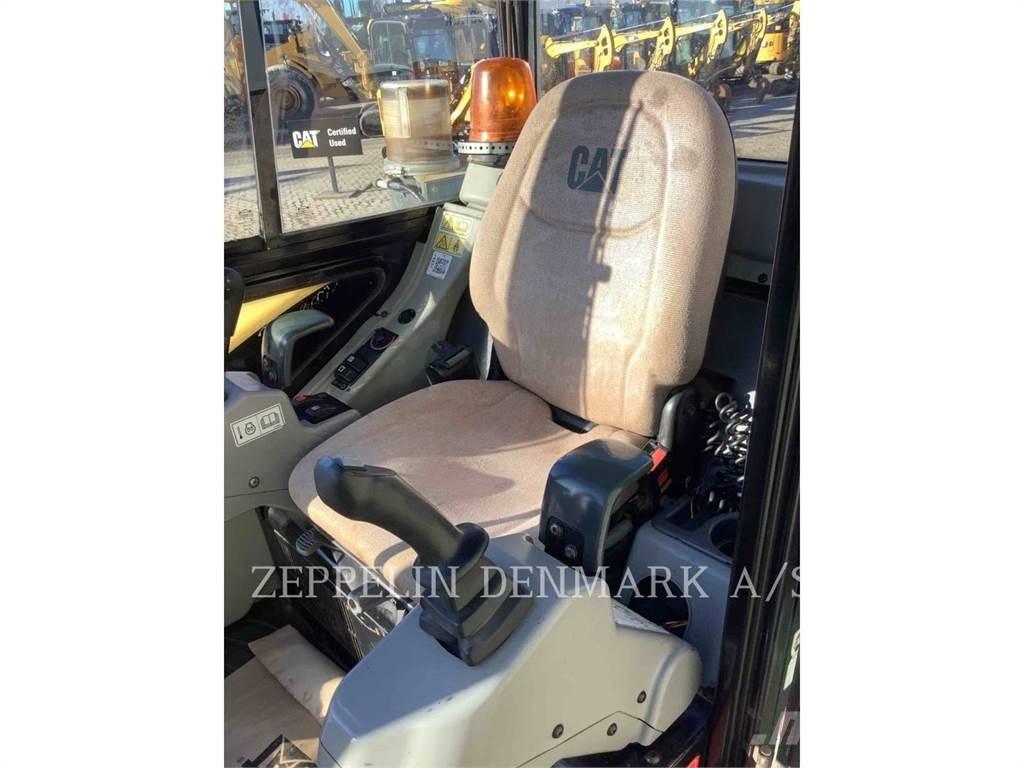 CAT 302.5C Гусеничні екскаватори