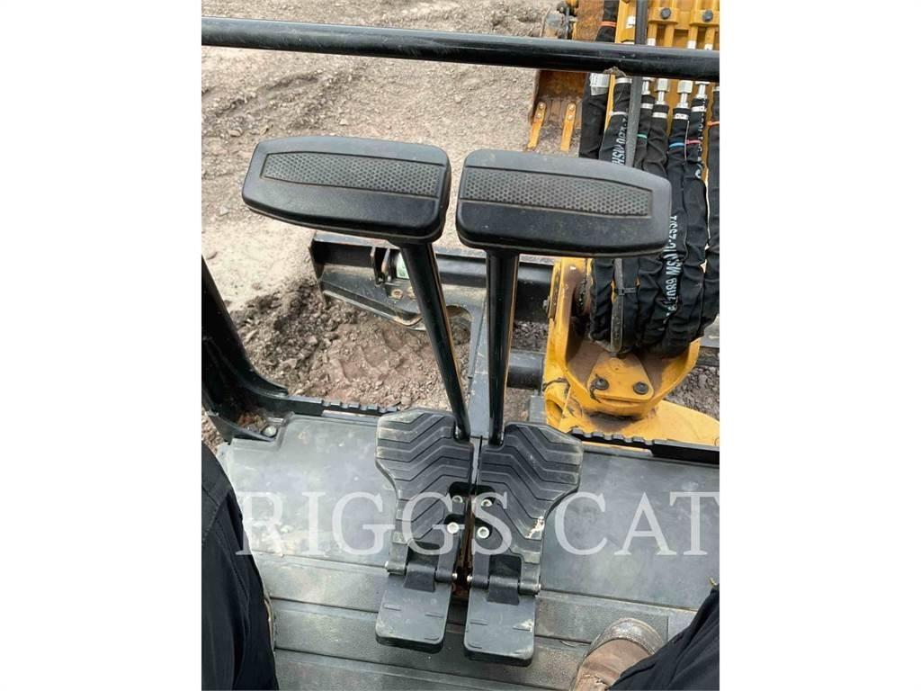 CAT 302.7 Гусеничні екскаватори