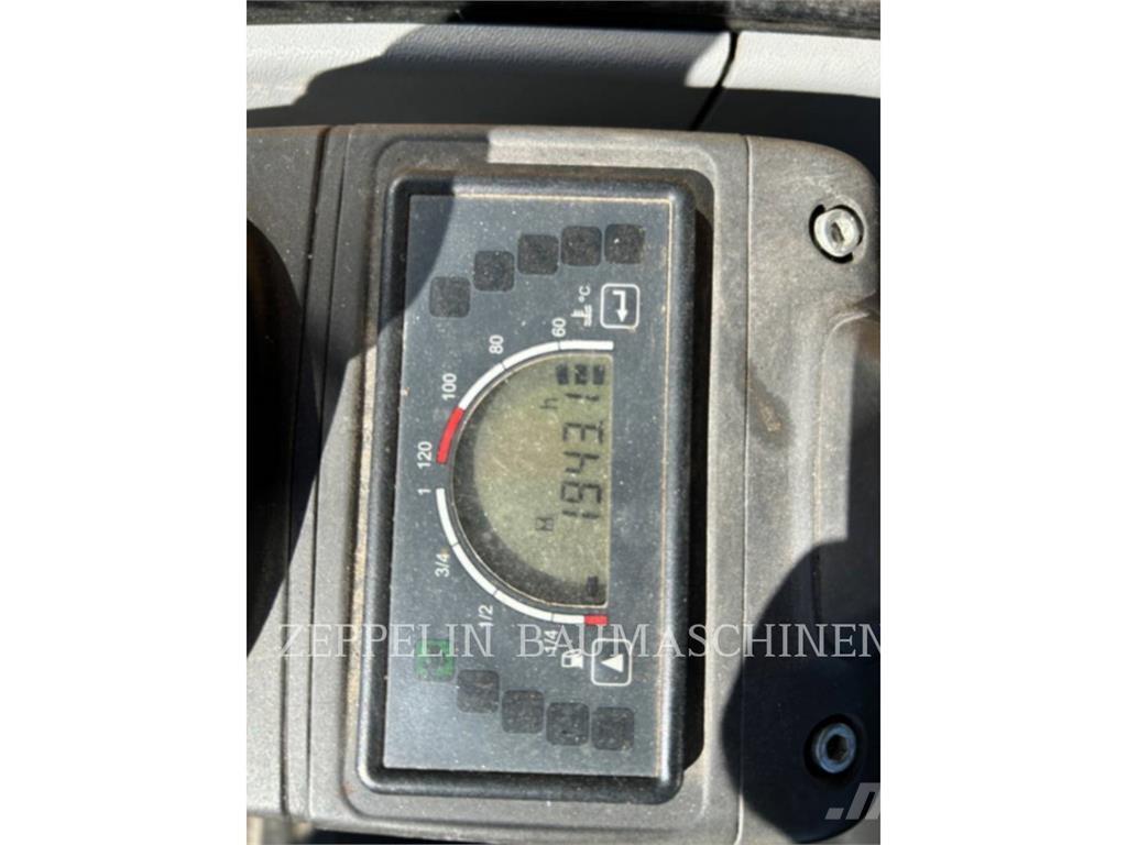 CAT 302.7D Гусеничні екскаватори