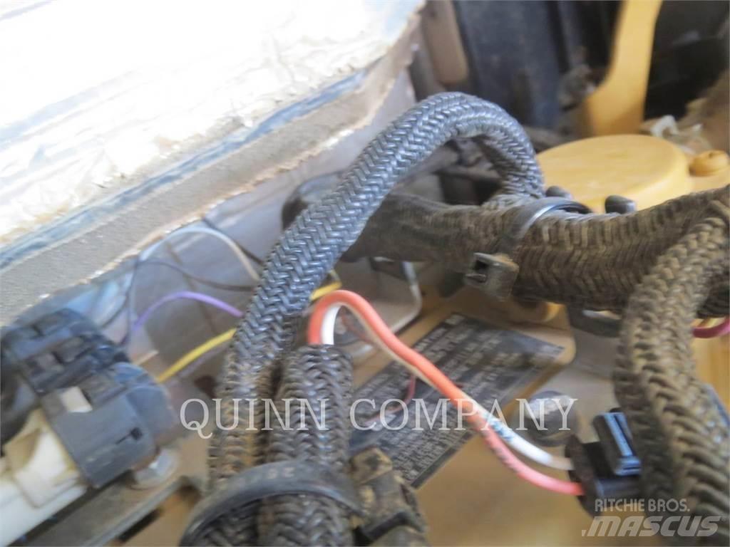 CAT 305.5E2 Гусеничні екскаватори