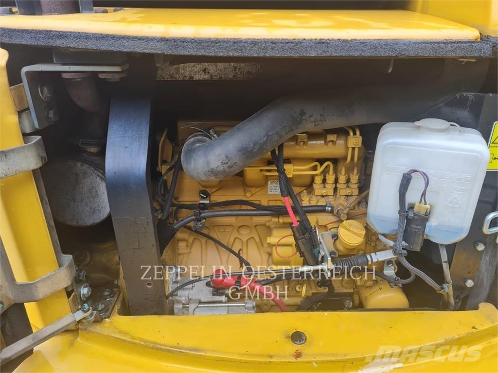 CAT 305.5E2CR Гусеничні екскаватори