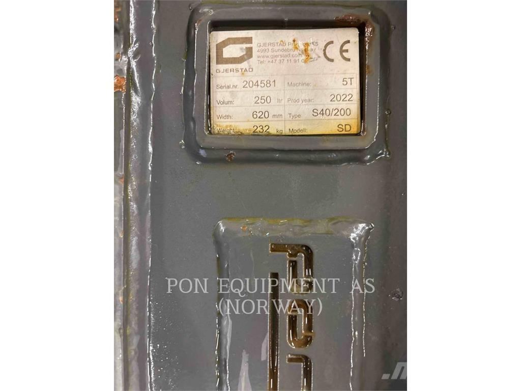 CAT 30507CR Гусеничні екскаватори