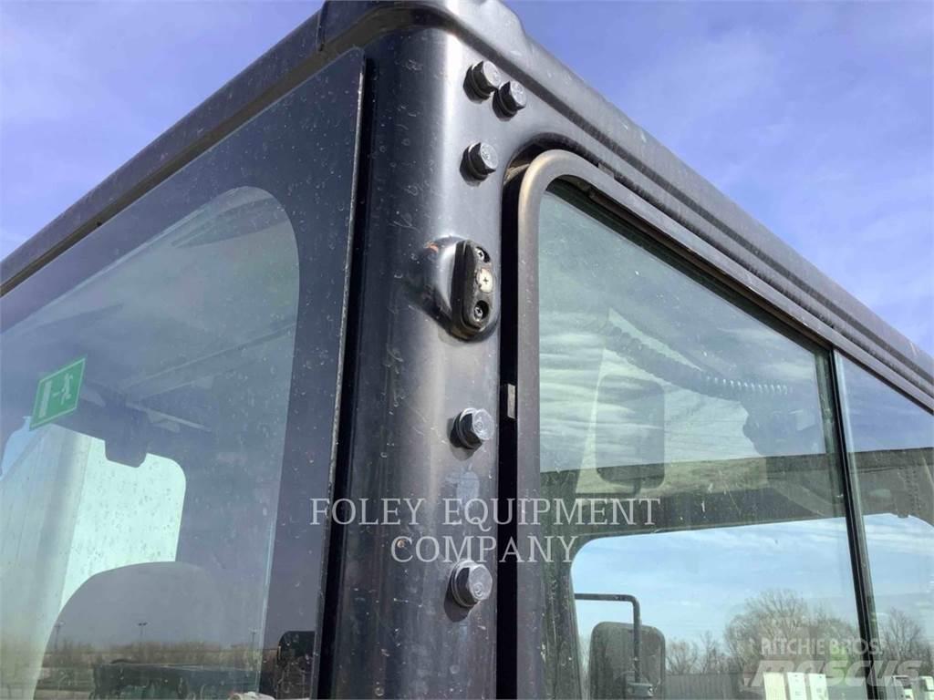CAT 305ECR Гусеничні екскаватори