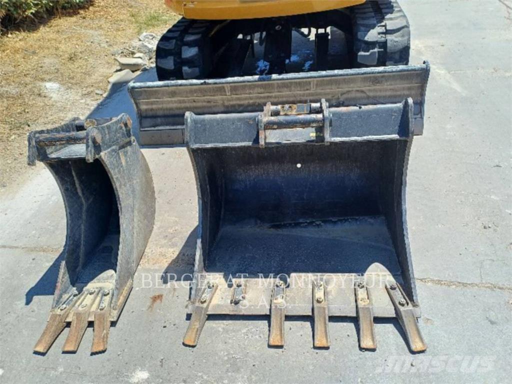 CAT 306 CR Гусеничні екскаватори