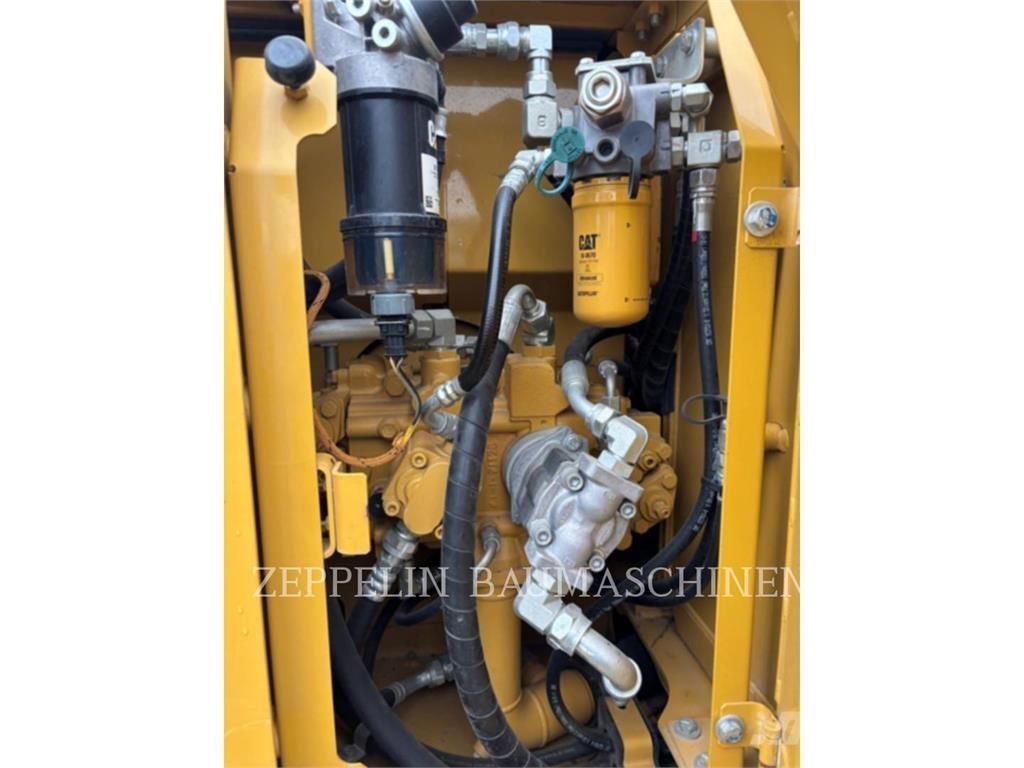 CAT 311FLRR Гусеничні екскаватори