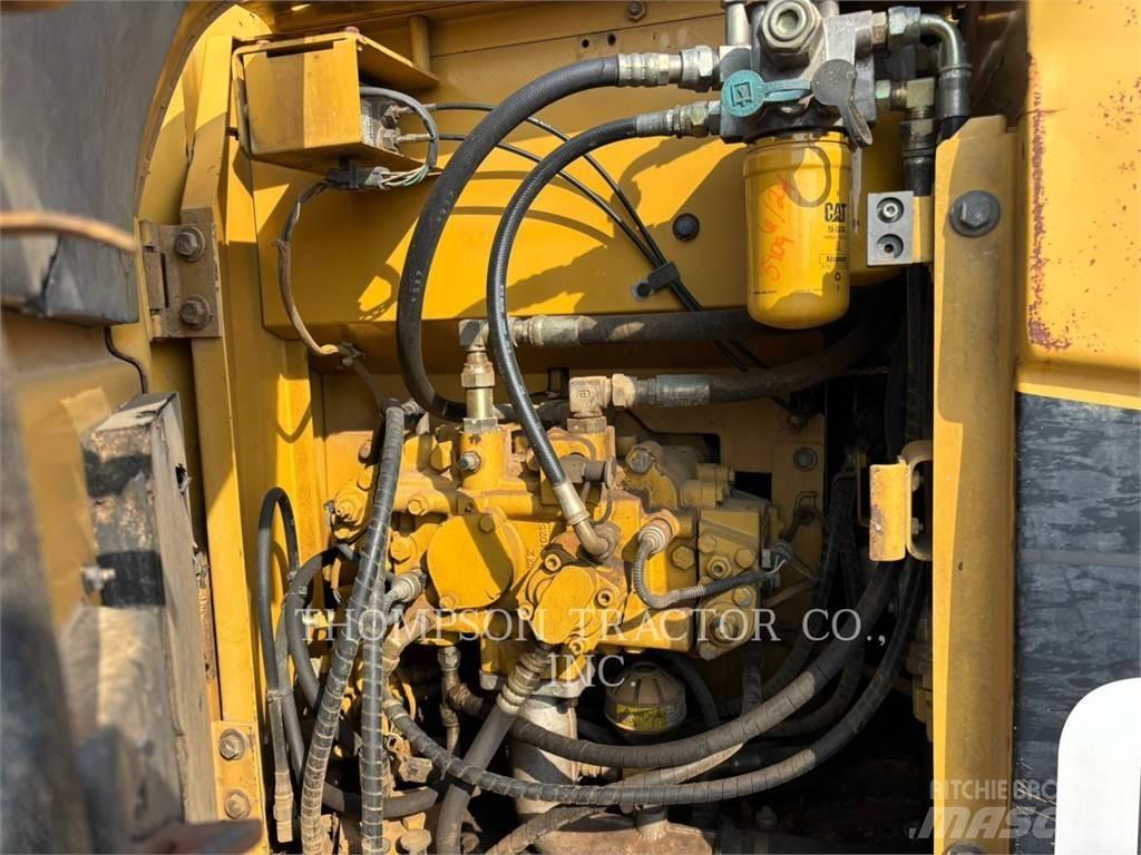 CAT 312CL Гусеничні екскаватори