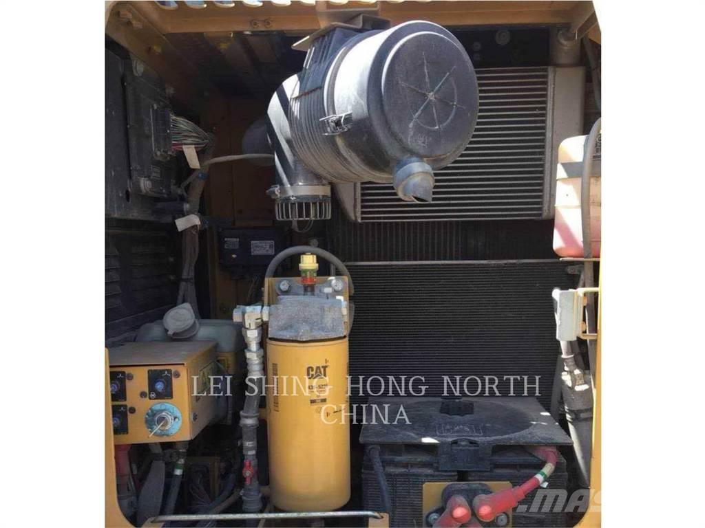 CAT 313D2GC Гусеничні екскаватори