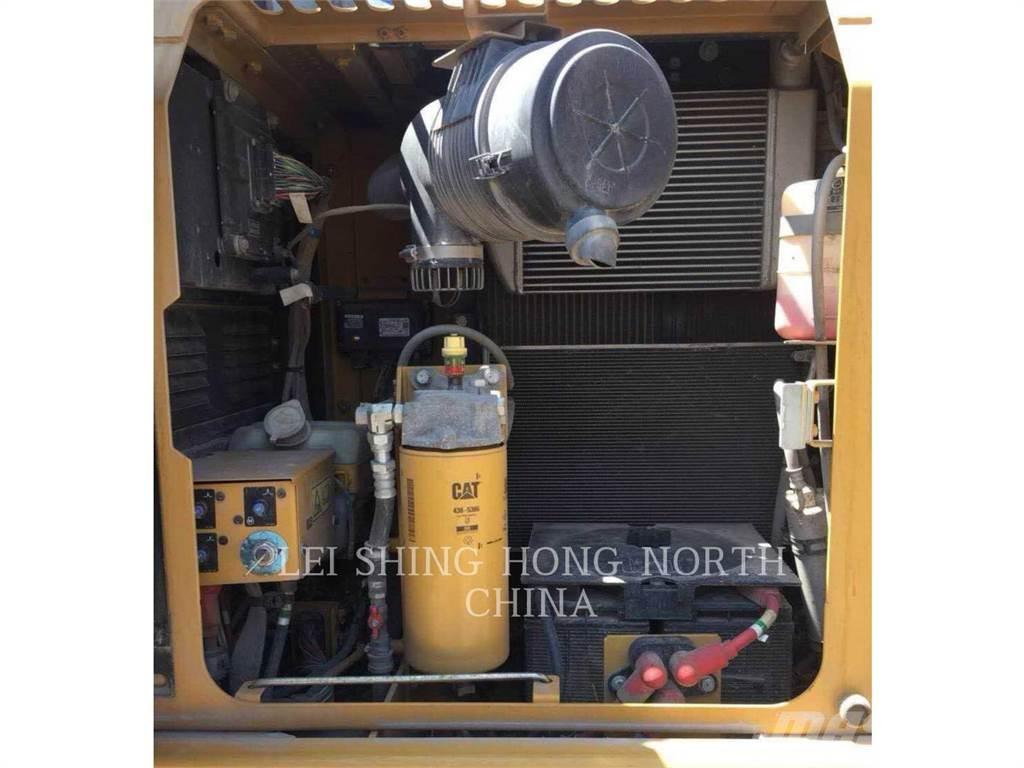 CAT 313D2GC Гусеничні екскаватори