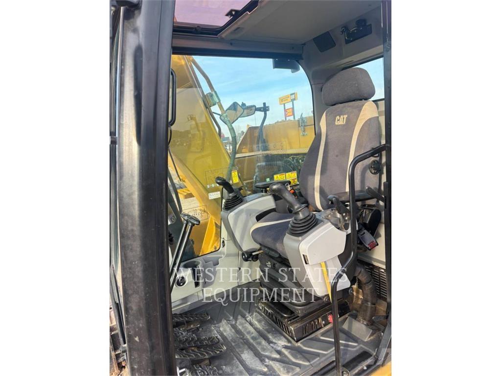 CAT 313F Гусеничні екскаватори