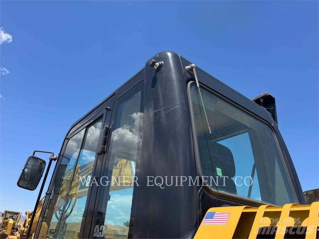 CAT 313FL GCTC Гусеничні екскаватори