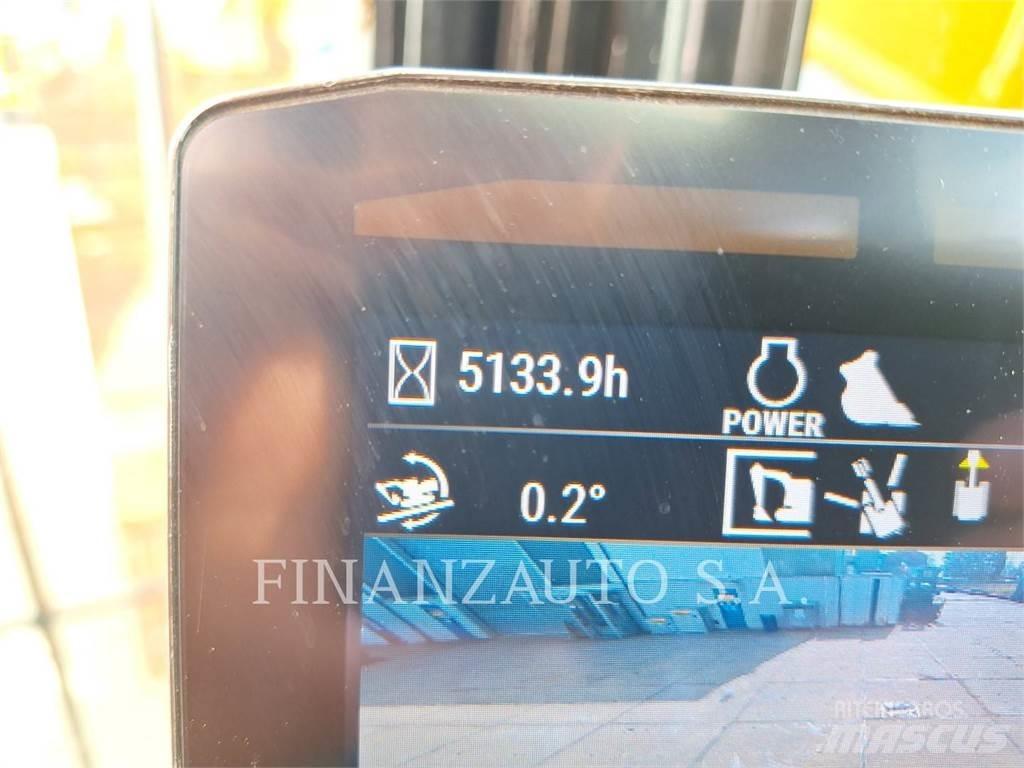 CAT 320 Гусеничні екскаватори