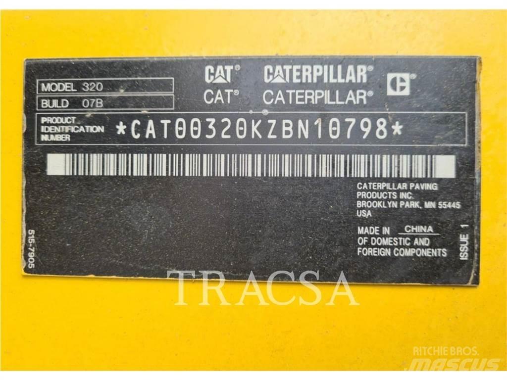 CAT 320 Гусеничні екскаватори