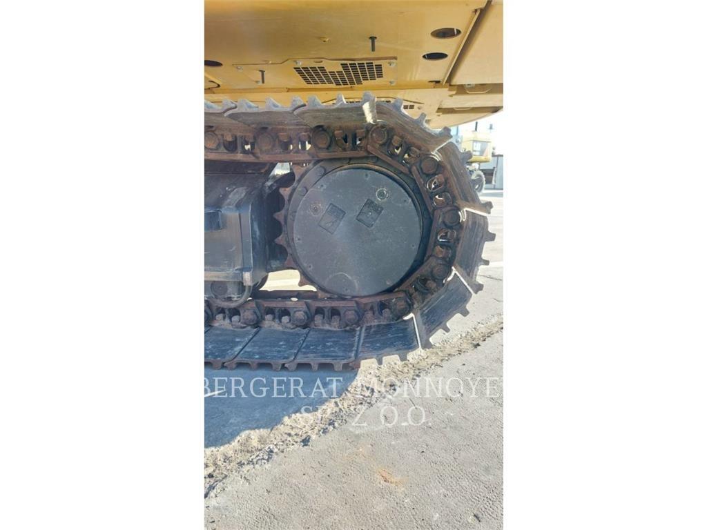 CAT 320 Гусеничні екскаватори