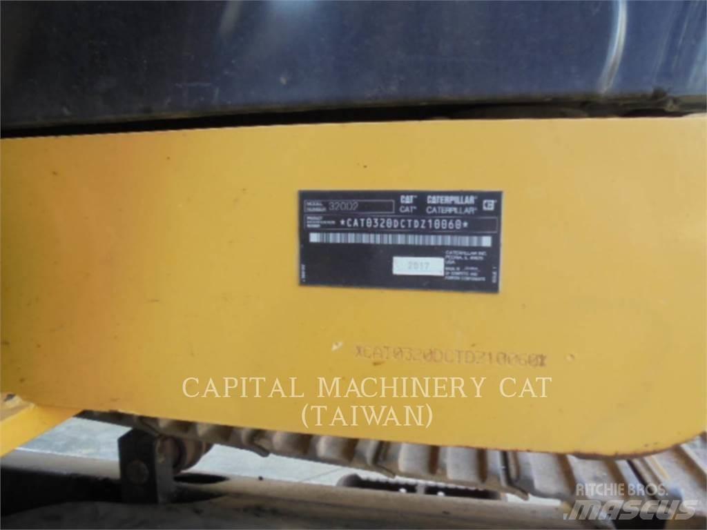 CAT 320D2 Гусеничні екскаватори
