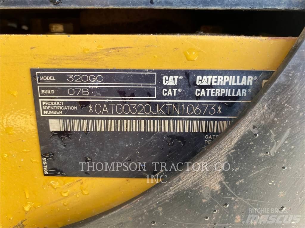 CAT 320GC Гусеничні екскаватори
