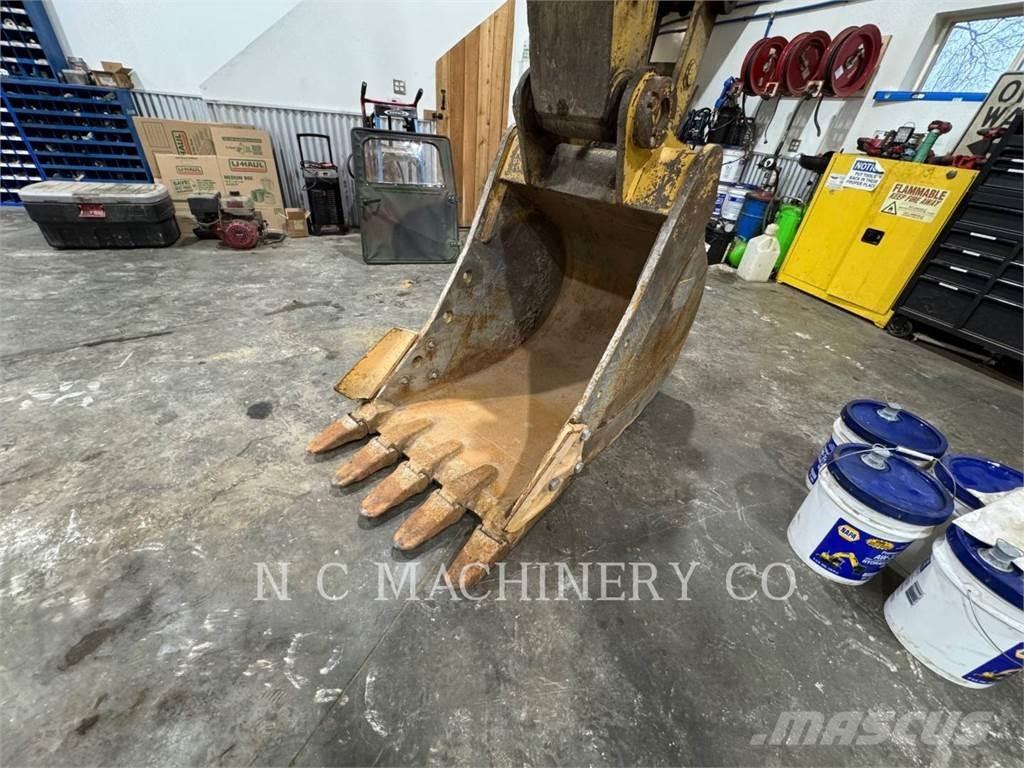 CAT 320L Гусеничні екскаватори