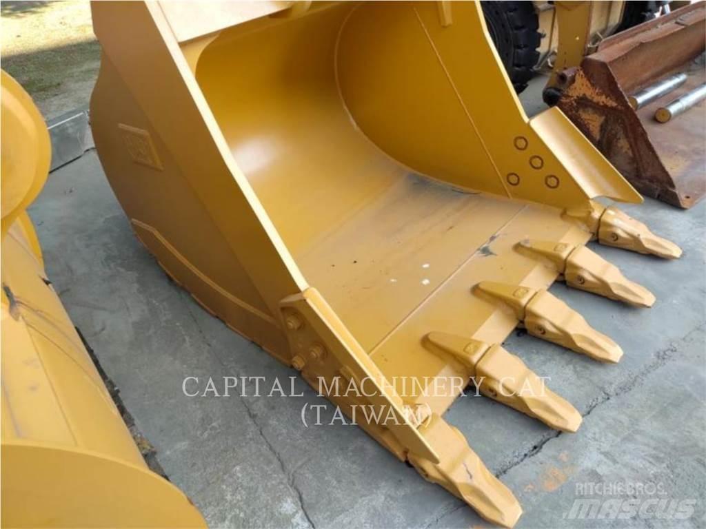CAT 323 Ковші