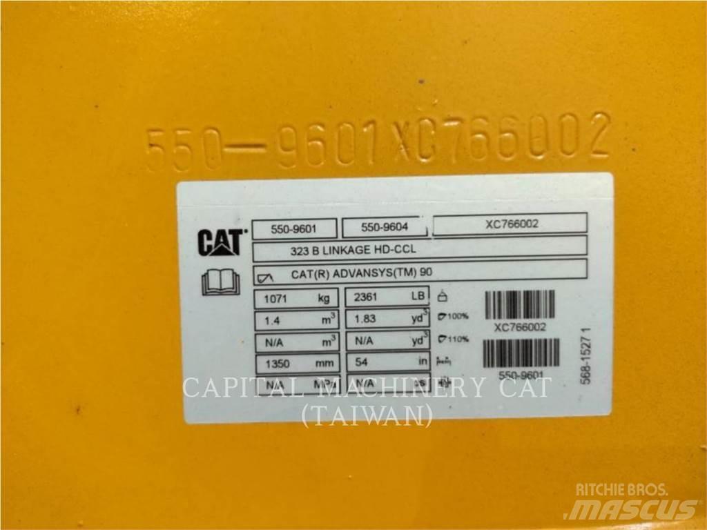 CAT 323 Ковші