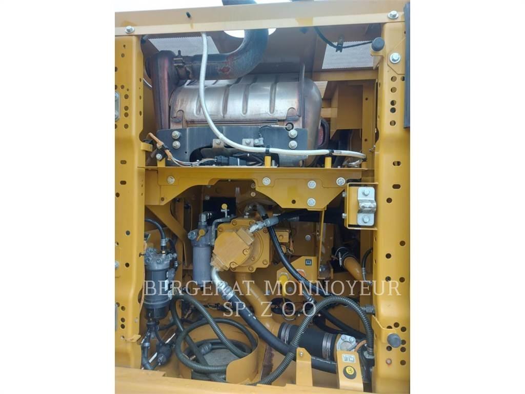 CAT 323 Гусеничні екскаватори
