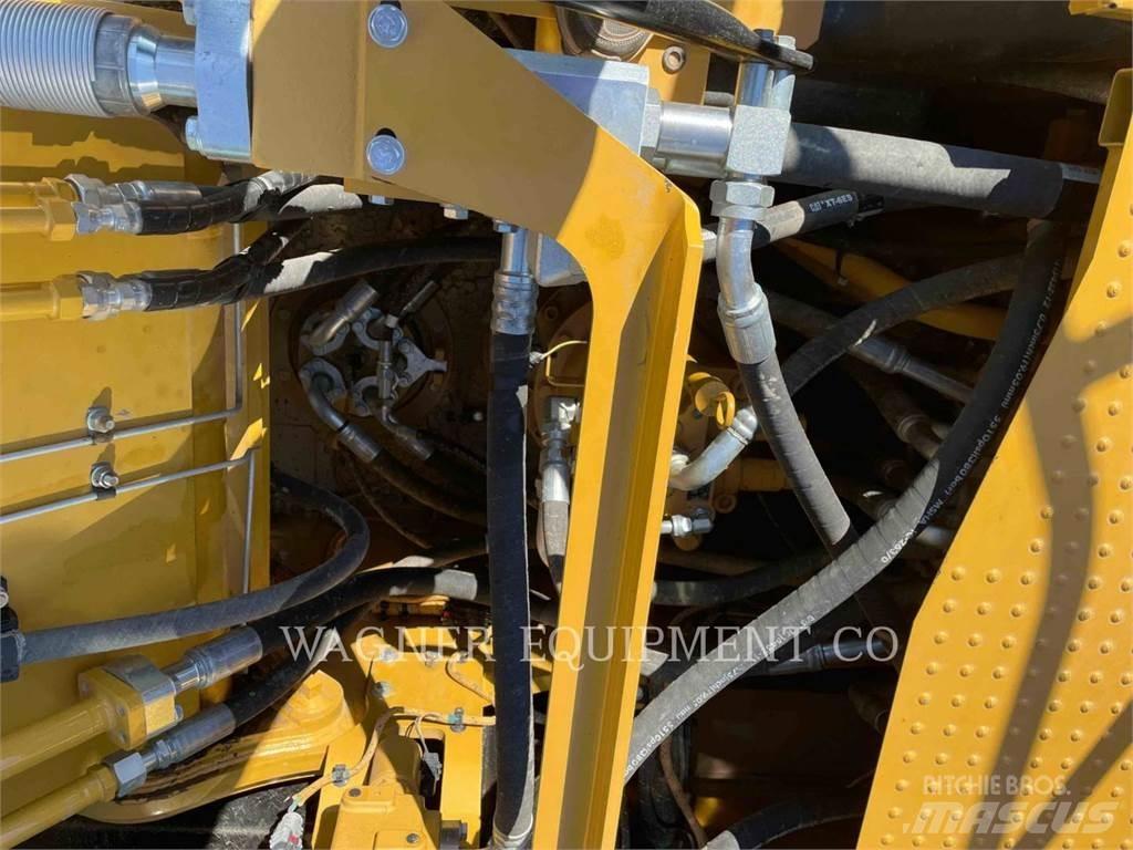 CAT 323 Гусеничні екскаватори
